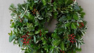 How to make your own Christmas wreath
